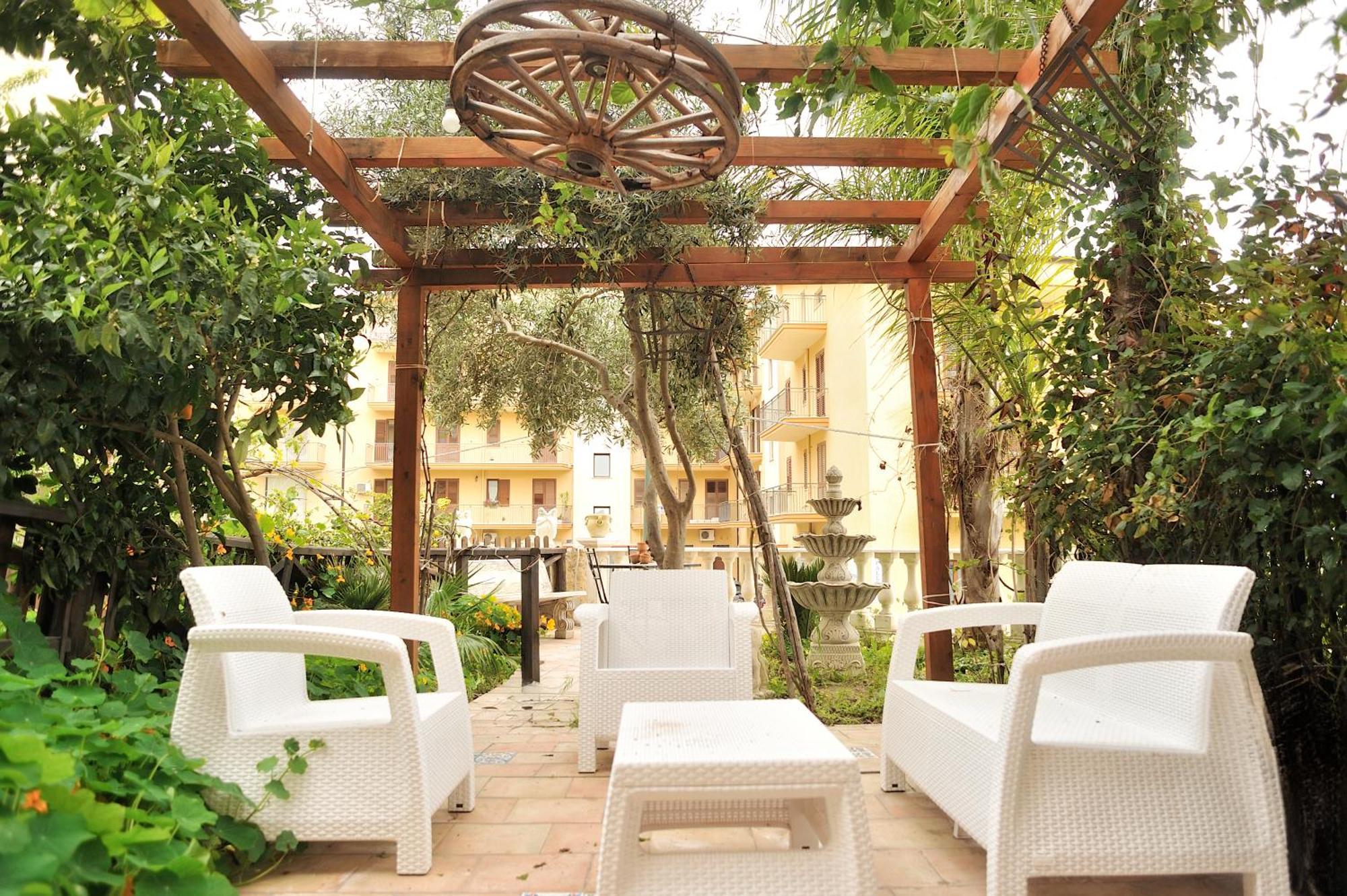 Elsa Cori Me Hotel Favara Luaran gambar